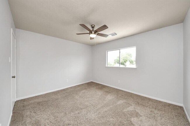 Building Photo - 4310 Lucas Trace Ct