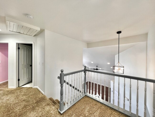 Building Photo - Large Hollister Home in Cul-de-sac