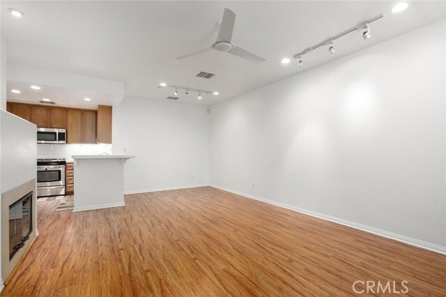 Building Photo - 127 Jadestone