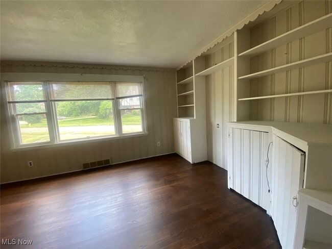 Building Photo - 456 Sunset View Dr