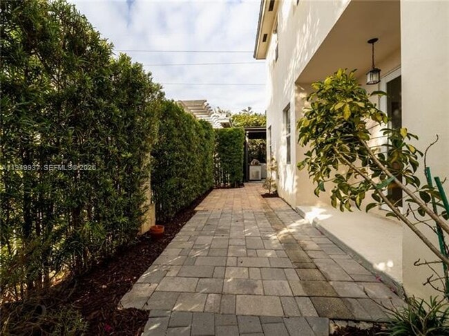 Building Photo - 7010 NW 106th Ave