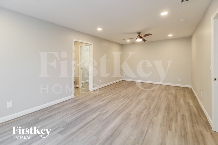 Building Photo - 7853 Beech Forest Rd