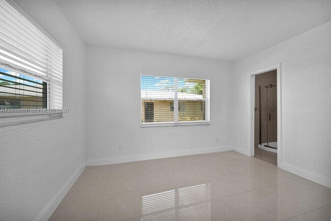 Building Photo - 6953 SW 7th St