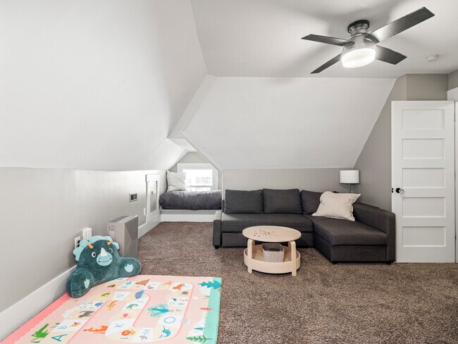 Building Photo - 622 N Hamilton Ave