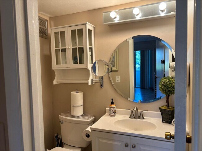 Building Photo - 245 Northampton M