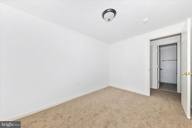 Building Photo - 13303 Country Ridge Dr