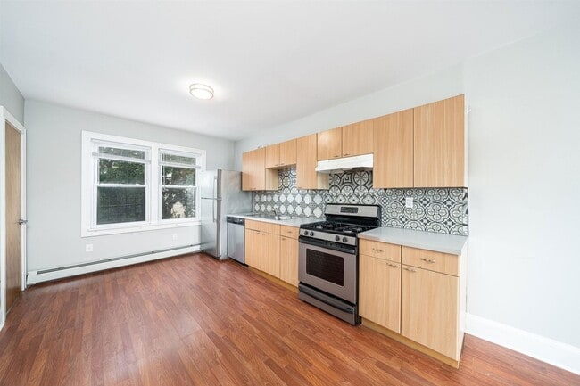 Building Photo - 213 Ogden Ave.