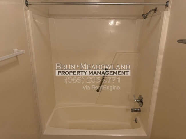 Building Photo - 3607 Lark Cir