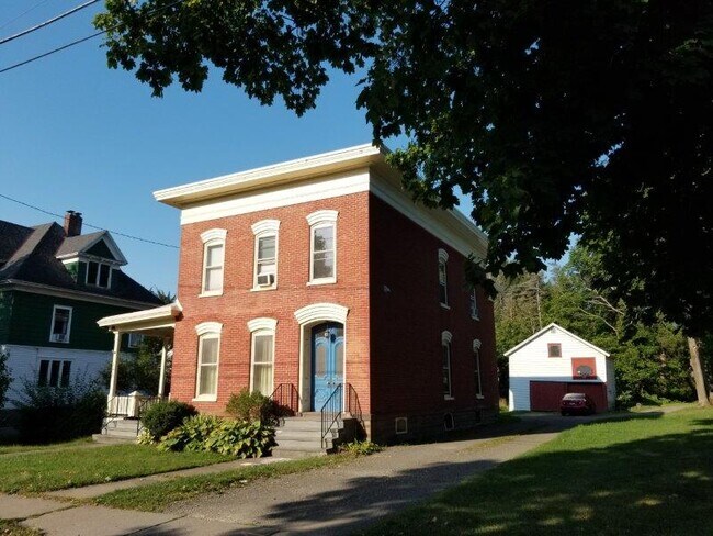 Primary Photo - 141 N Broad St