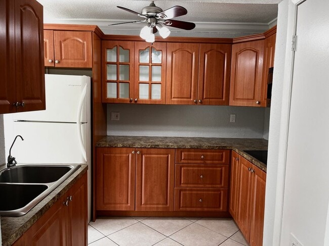 Building Photo - 8149 Lagos De Campo Blvd