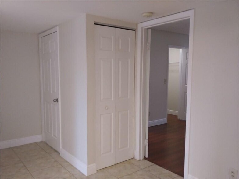 Building Photo - 705 NW 91st Terrace