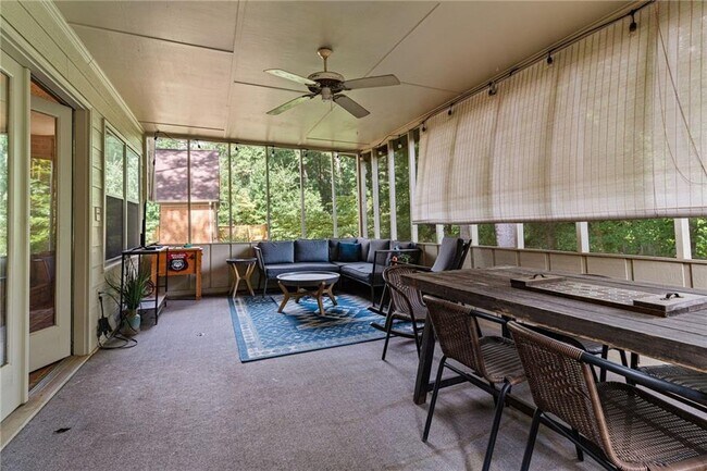 Building Photo - 766 Chesterfield Dr