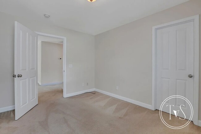 Building Photo - 175 Summer Hill Ct