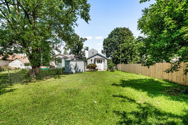 Building Photo - 4637 Alpine Ave