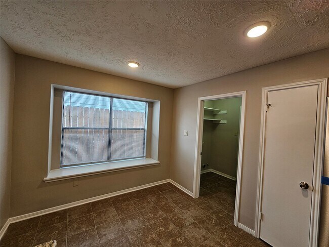 Building Photo - 8807 Moonlight Forest Dr