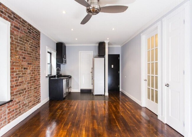 Building Photo - 434 W 52nd St