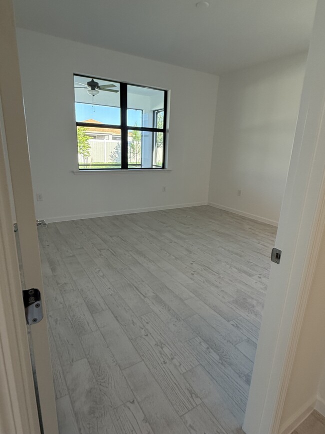 Building Photo - 24750 Marina Del Ray Dr