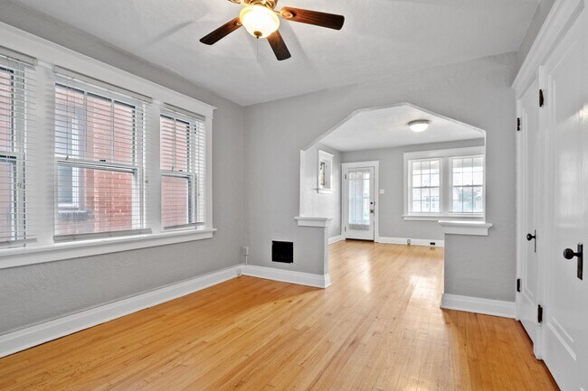 Building Photo - 5505 Rhodes Ave