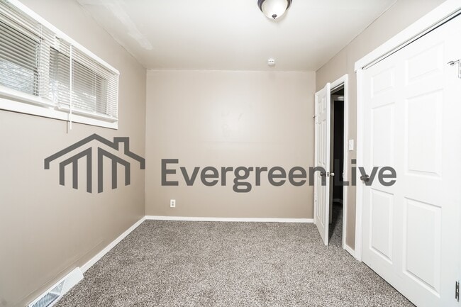 Building Photo - 4636 N 72nd St