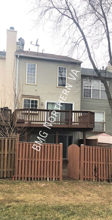 Building Photo - 3045 Madden Ct