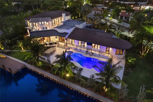 Building Photo - 2801 Flamingo Dr