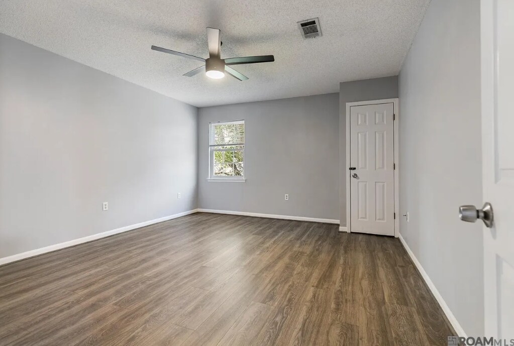 Building Photo - 9041 Alder Dr