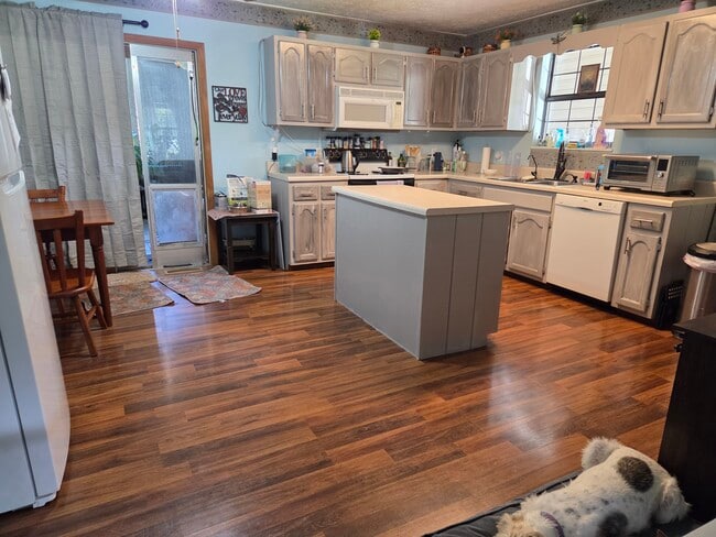 Building Photo - 116 Hidden Valley Dr