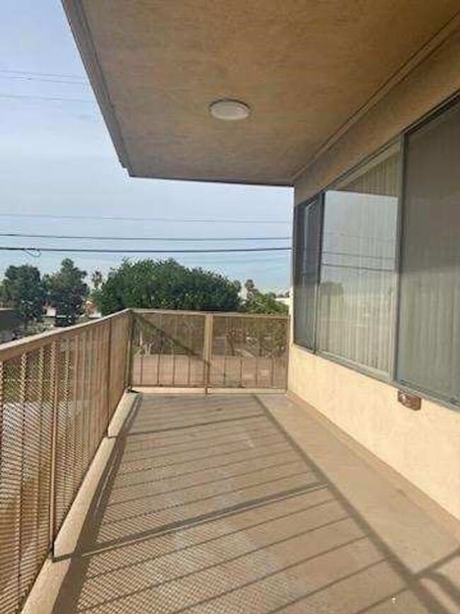 Building Photo - Memorial Apartments- Spacious  Clean 2 Bed...