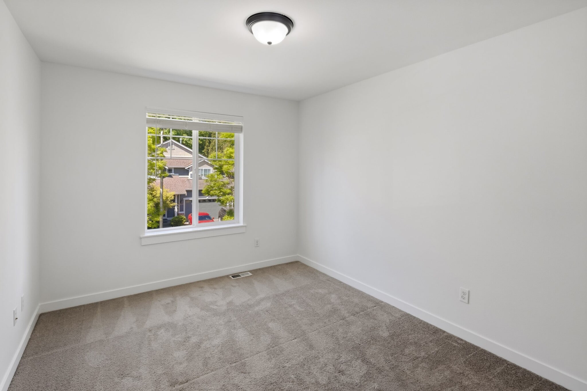 Building Photo - 13909 15th Pl W