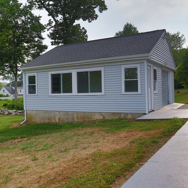 Building Photo - 253 Plant St