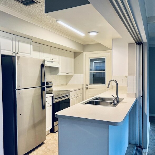 Building Photo - 530 SW Prima Vista Blvd