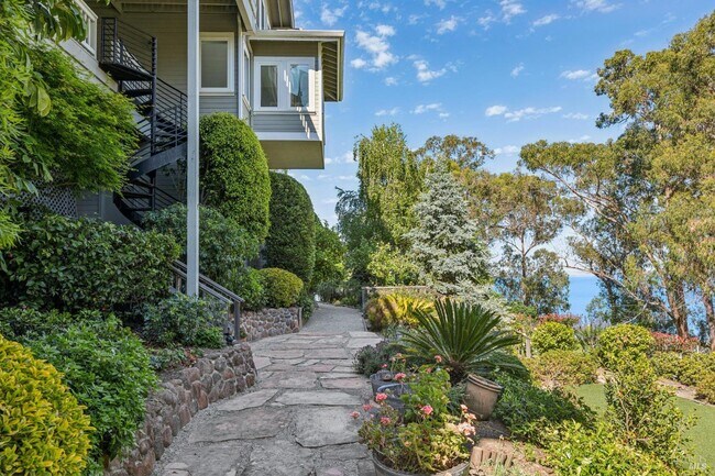 Building Photo - 32 Marin Bay Park Ct