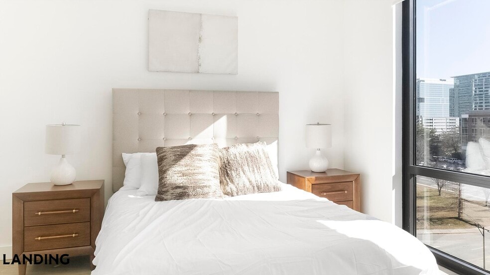 Building Photo - 1007 S Mint St