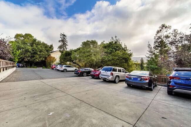 Building Photo - 1807 Sausal St