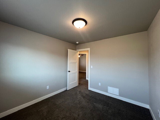 Building Photo - 671 Eagle Ct