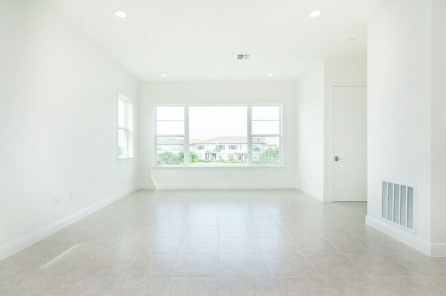 Building Photo - 13557 Larkton Ln