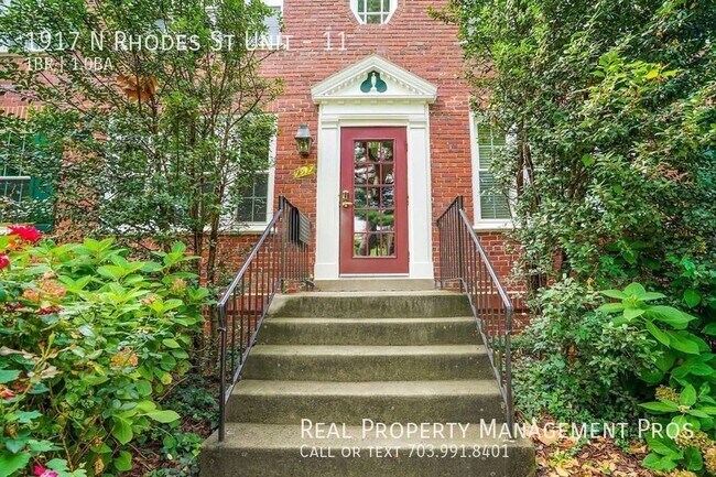 Building Photo - Rare Sun-Drenched Courthouse Metro End Unit!