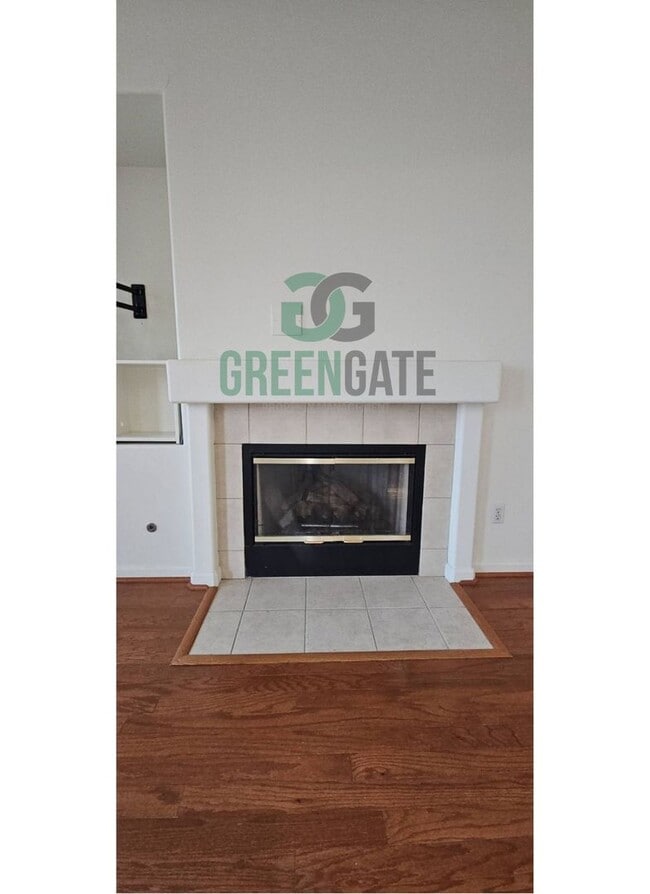 Building Photo - Available Now! 3 Bedroom 2 Bath Spacious Home in Tracy!!