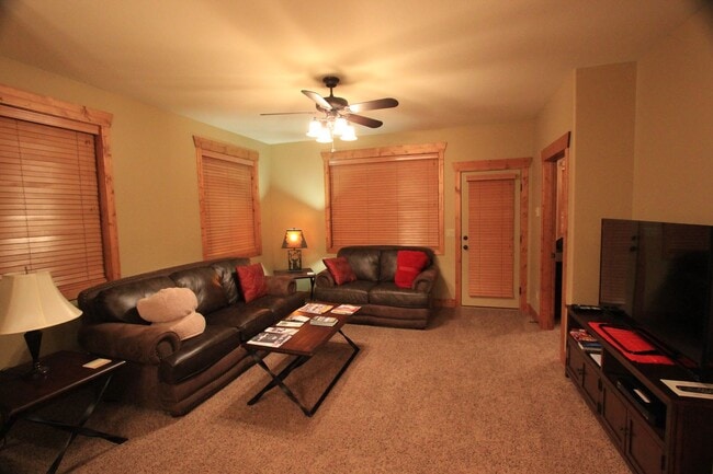 Building Photo - Furnished 3 BR Main Level Condo available ...