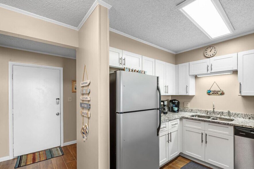 Building Photo - 1516 Sandpiper Ln