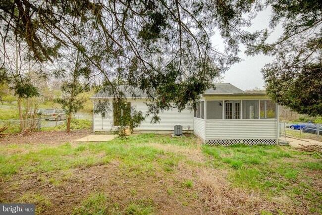 Building Photo - 10904 Huntington Woods Cir