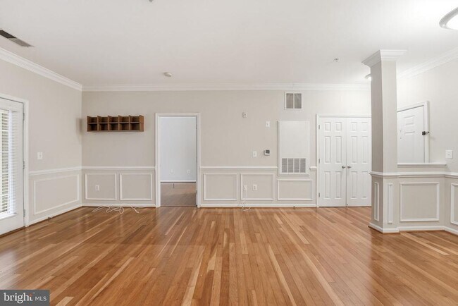 Building Photo - 4850 Eisenhower Ave