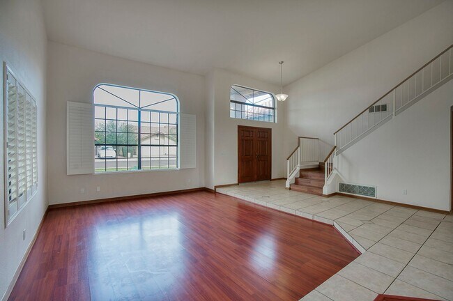 Building Photo - Spacious Tempe 4 bedroom