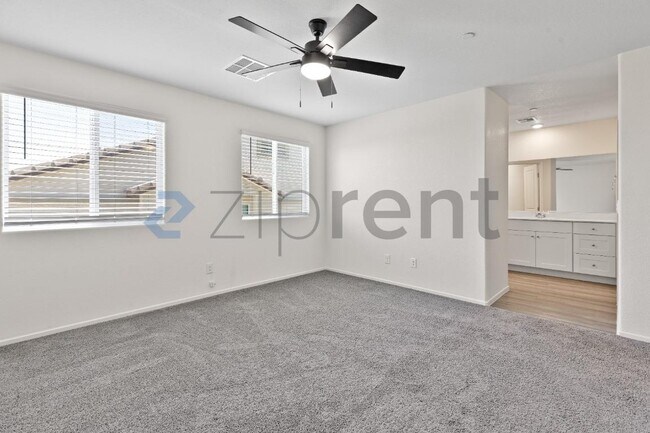 Building Photo - Unit Unit 3