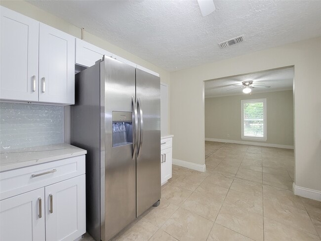 Building Photo - 25723 Glen Loch Dr