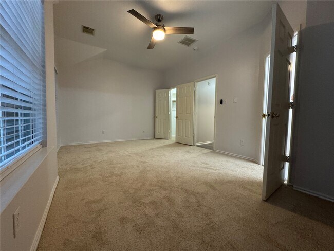 Building Photo - 70 Marble Rock Pl