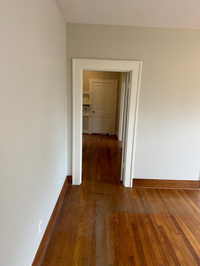 Front Hallway - 2600 Lubbock Ave