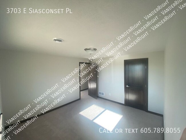 Building Photo - 3703 E Siasconset Pl
