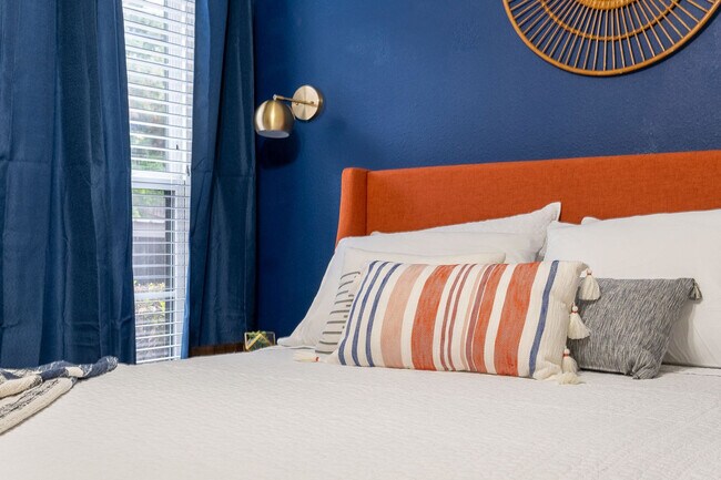 Building Photo - 10020 Regal Park Ln