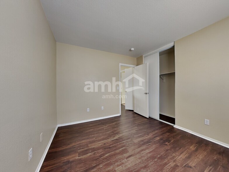 Building Photo - 5906 W Southgate Ct